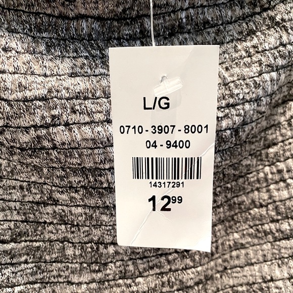 UK2LA โข Grey stretchy long sleeve crop top - Picture 9 of 9